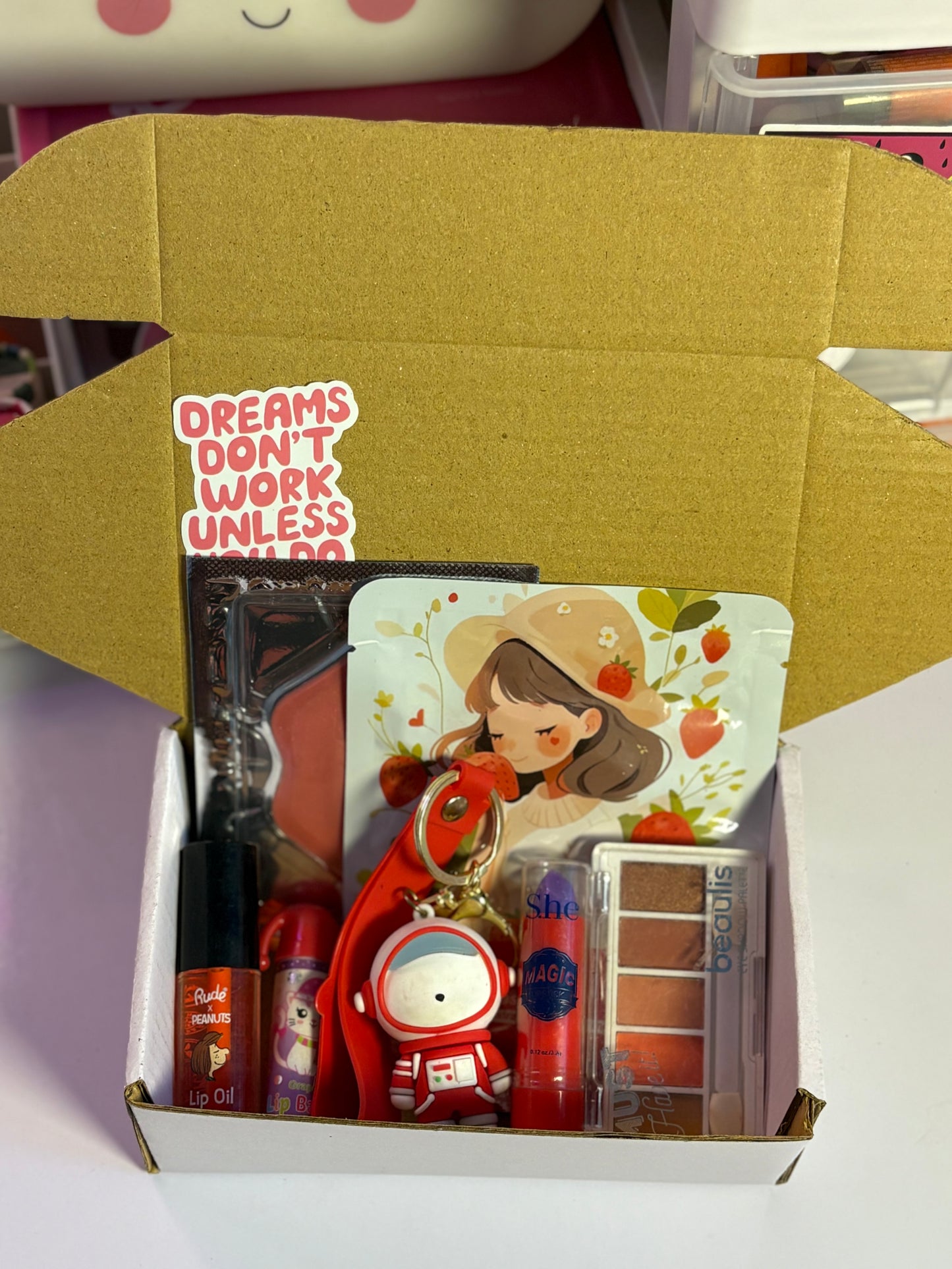 RED GIFT BOX